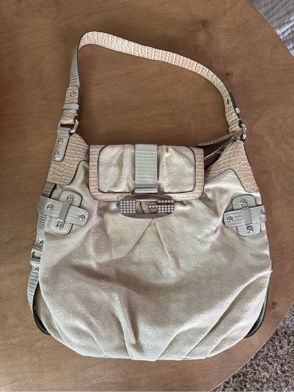 Vintage Guess Women's Beige Shoulder Bag with Embossed Pattern